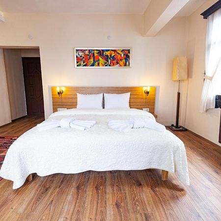 Simre Inn Hotel סאפראנבולו מראה חיצוני תמונה